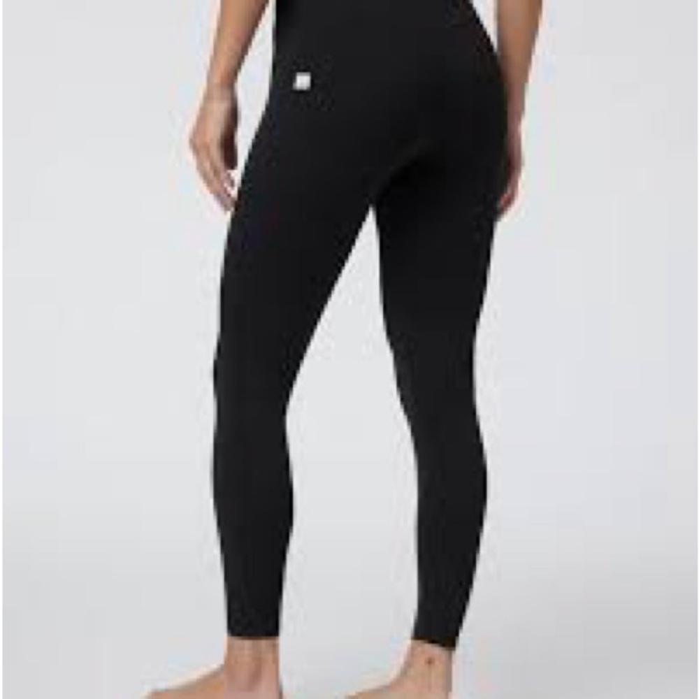 Vuori Jet Black Leggings - Picture 2 of 5